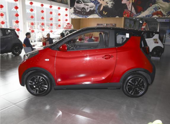 小蚂蚁 2022款 甜粉款 微糖版 三元锂 30kW 301km 外观   正侧