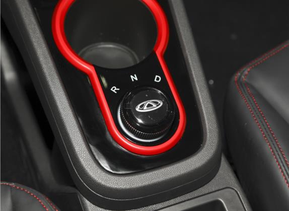 小蚂蚁 2022款 甜粉款 微糖版 三元锂 30kW 301km 中控类   挡把