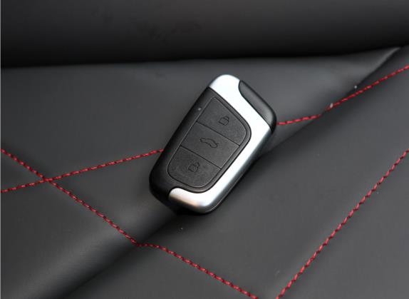小蚂蚁 2022款 甜粉款 全糖版 三元锂 30kW 301km 其他细节类   钥匙