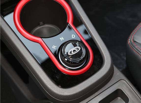 小蚂蚁 2022款 甜粉款 全糖版 三元锂 30kW 301km 中控类   挡把