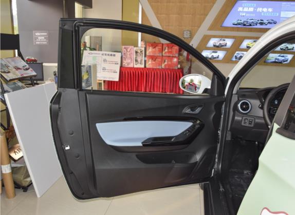 小蚂蚁 2022款 甜粉款 半糖版 三元锂 30kW 408km 车厢座椅   前门板