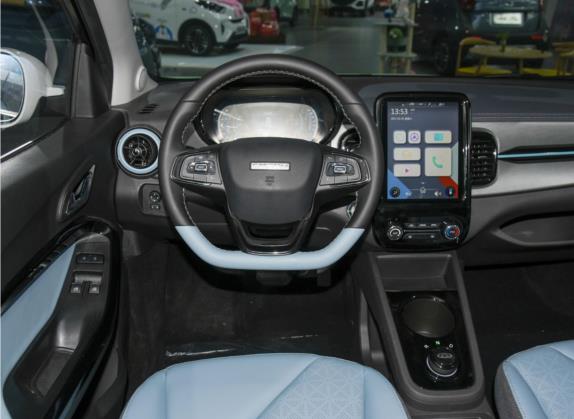 小蚂蚁 2022款 改款 甜粉款 微糖版 三元锂 30.6kWh 30kW 301km 中控类   驾驶位
