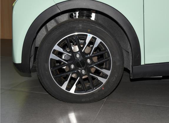 小蚂蚁 2022款 改款 甜粉款 微糖版 三元锂 30.6kWh 30kW 301km 其他细节类   前轮