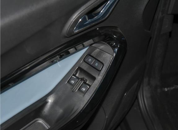 小蚂蚁 2022款 改款 甜粉款 微糖版 三元锂 30.6kWh 30kW 301km 车厢座椅   门窗控制