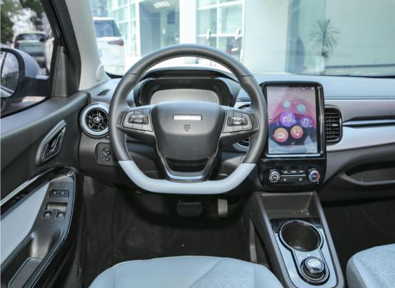 小蚂蚁 2022款 改款 甜粉款 全糖版 三元锂 55kW 408km 中控类   驾驶位