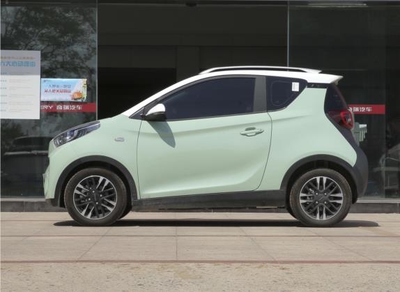 小蚂蚁 2022款 改款 甜粉款 全糖版 三元锂 55kW 408km 外观   正侧