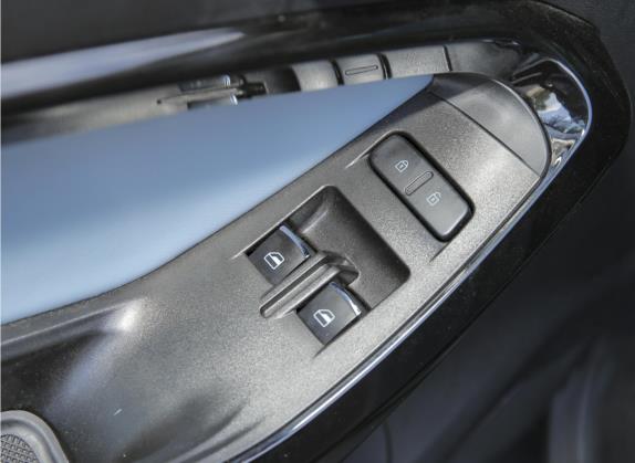 小蚂蚁 2022款 改款 甜粉款 全糖版 三元锂 55kW 408km 车厢座椅   门窗控制