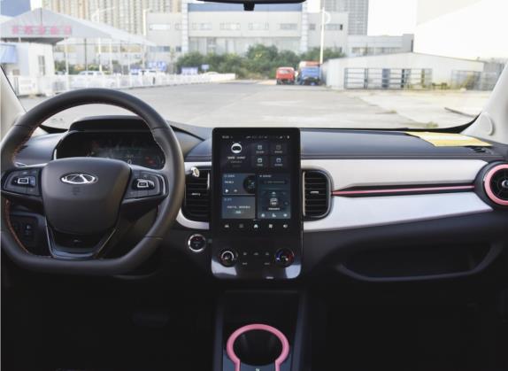 小蚂蚁 2022款 30万蚁粉款 加糖版 磷酸铁锂 29.2kWh 30kW 301km 中控类   中控台