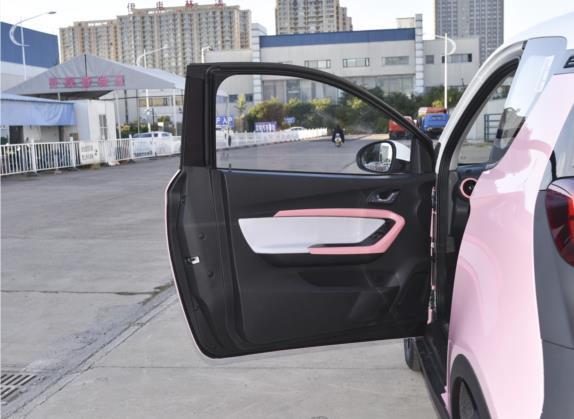 小蚂蚁 2022款 30万蚁粉款 加糖版 磷酸铁锂 29.2kWh 30kW 301km 车厢座椅   前门板