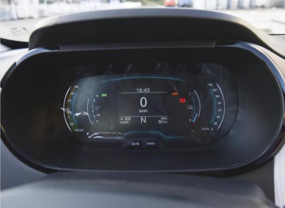 小蚂蚁 2022款 30万蚁粉款 加糖版 磷酸铁锂 29.2kWh 30kW 301km 中控类   仪表盘