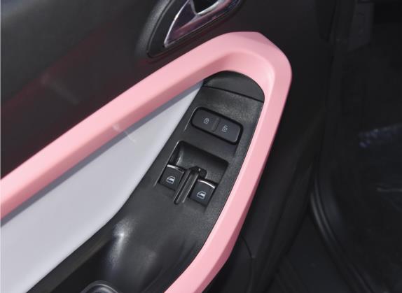 小蚂蚁 2022款 30万蚁粉款 加糖版 磷酸铁锂 29.2kWh 30kW 301km 车厢座椅   门窗控制