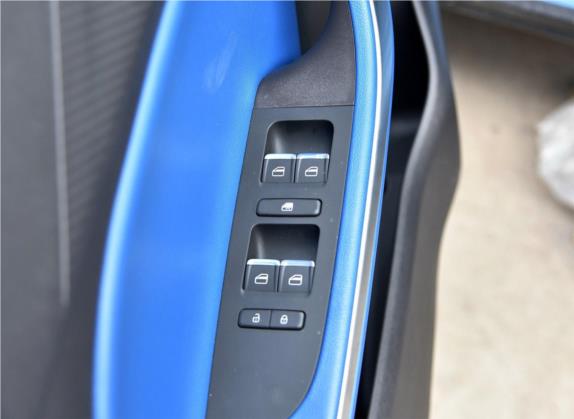 瑞虎3xe 2018款 400 畅行版 车厢座椅   门窗控制