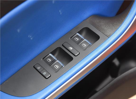 瑞虎3xe 2018款 480 畅行版 车厢座椅   门窗控制