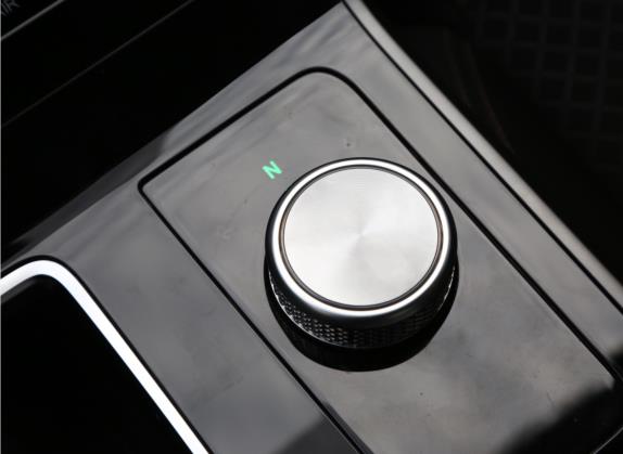 瑞虎e 2021款 虎跃版 120kW 中控类   挡把