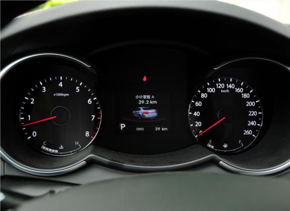 凯尊 2012款 2.4L 商务天窗型 中控类   仪表盘