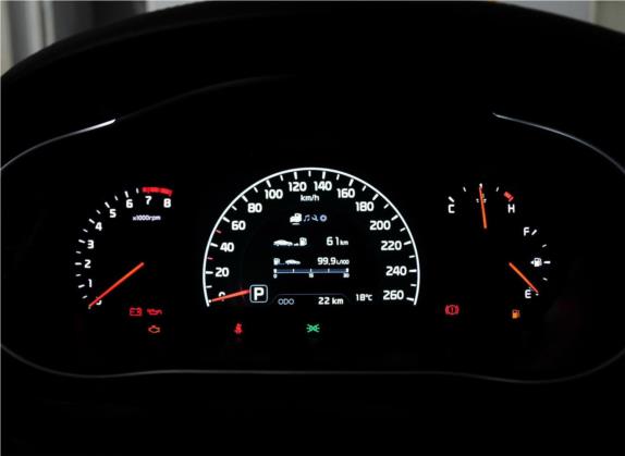 凯尊 2013款 2.4L 商务型 国V 中控类   仪表盘