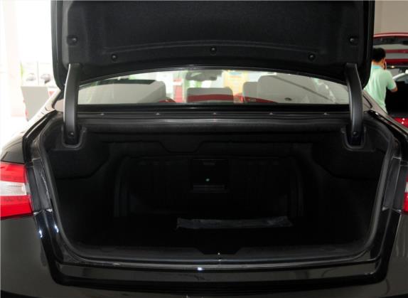 凯尊 2013款 2.4L 商务天窗型 国IV 车厢座椅   后备厢