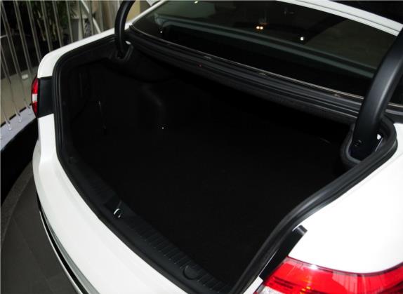 凯尊 2013款 2.4L 精英型 国V 车厢座椅   后备厢
