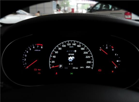 凯尊 2013款 2.4L 精英型 国V 中控类   仪表盘