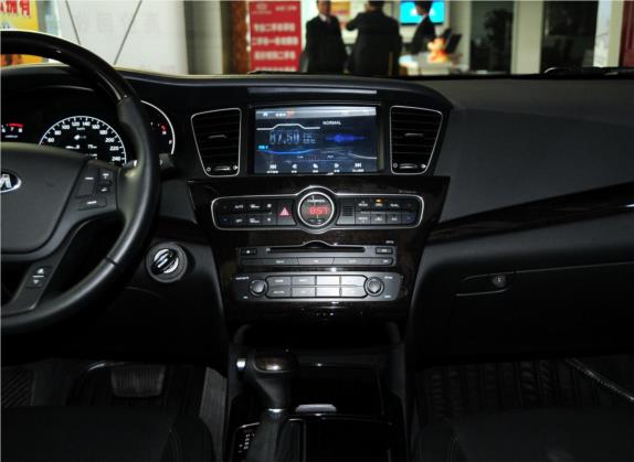 凯尊 2013款 2.4L 商务型 国IV 中控类   中控台
