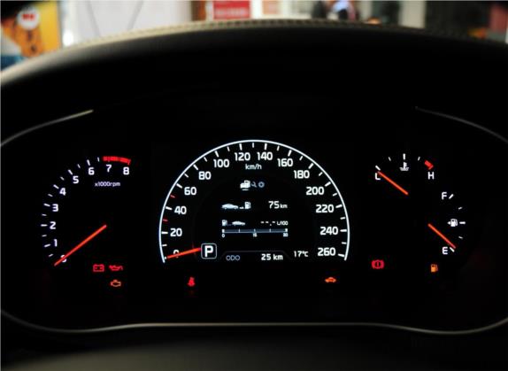 凯尊 2013款 2.4L 商务型 国IV 中控类   仪表盘