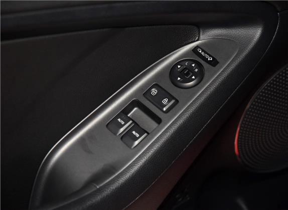 速迈 2014款 1.6T 豪华版 国IV 车厢座椅   门窗控制