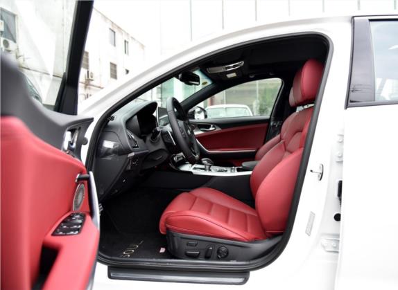 斯汀格 2018款 2.0T GT+ 车厢座椅   前排空间