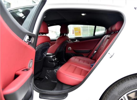 斯汀格 2018款 2.0T GT+ 车厢座椅   后排空间