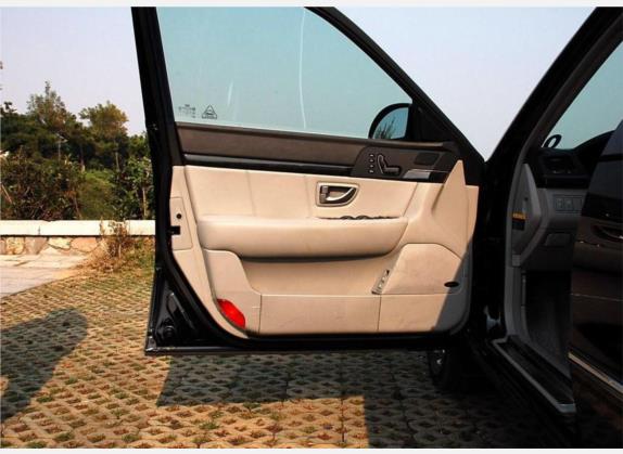 欧菲莱斯 2007款 2.7 V6 车厢座椅   前门板