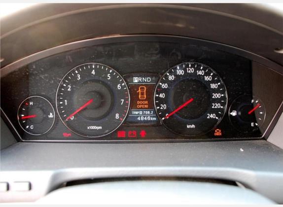 欧菲莱斯 2007款 2.7 V6 中控类   仪表盘
