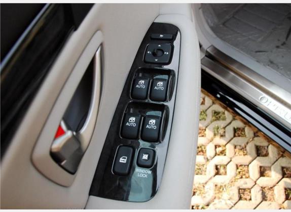 欧菲莱斯 2007款 2.7 V6 车厢座椅   门窗控制