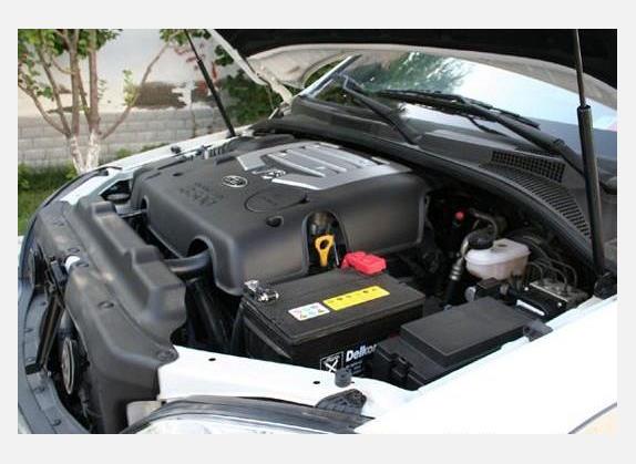 索兰托 2004款 3.5L AWD 其他细节类   发动机舱