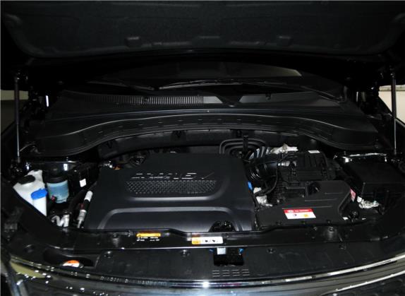 索兰托 2013款 2.2T 5座柴油豪华版 其他细节类   发动机舱