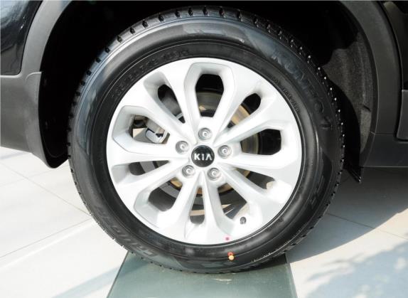 索兰托 2013款 2.2T 7座柴油舒适版 其他细节类   前轮