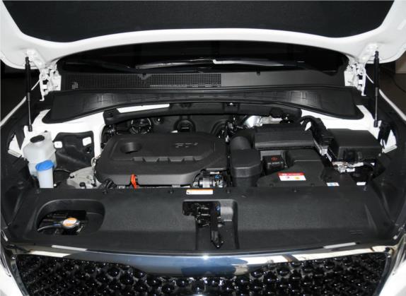 索兰托 2015款 索兰托L 2.4L 汽油4WD运动版 5座 国V 其他细节类   发动机舱