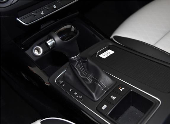 索兰托 2015款 索兰托L 2.4L 汽油4WD精英版 5座 国V 中控类   挡把