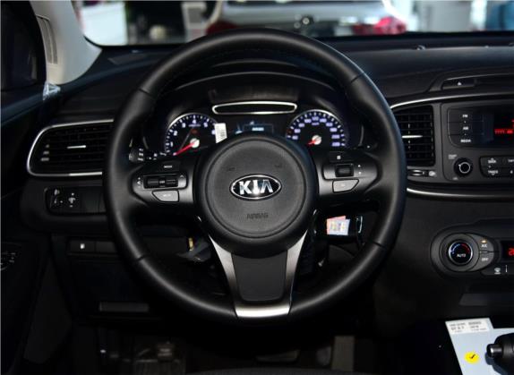 索兰托 2015款 索兰托L 2.4L 汽油4WD运动版 7座 国V 中控类   驾驶位