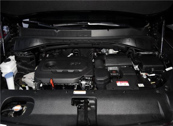 索兰托 2015款 索兰托L 2.4L 汽油4WD运动版 7座 国V 其他细节类   发动机舱