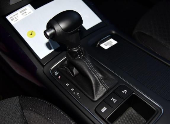 索兰托 2015款 索兰托L 2.4L 汽油4WD运动版 7座 国V 中控类   挡把