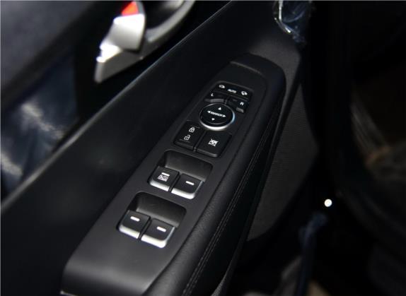 索兰托 2015款 索兰托L 2.4L 汽油4WD运动版 7座 国V 车厢座椅   门窗控制