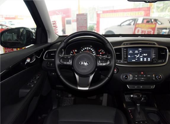 索兰托 2015款 索兰托L 2.2T 柴油4WD精英版 7座 国IV 中控类   驾驶位
