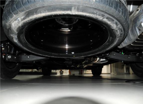 索兰托 2015款 索兰托L 2.4L 汽油4WD尊贵版 7座 国V 其他细节类   后悬架
