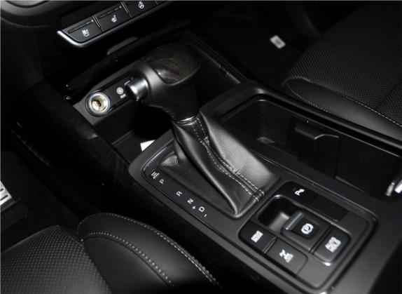 索兰托 2015款 索兰托L 2.4L 汽油4WD尊贵版 7座 国V 中控类   挡把