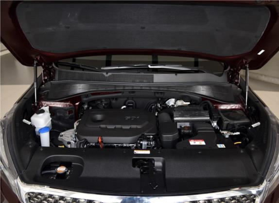 索兰托 2015款 索兰托L 2.4L 汽油4WD精英版 7座 国IV 其他细节类   发动机舱