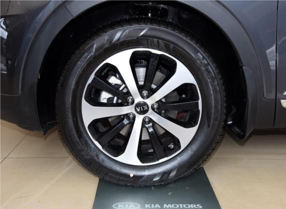 索兰托 2015款 索兰托L 2.0T 汽油4WD精英版 7座 国IV 其他细节类   前轮