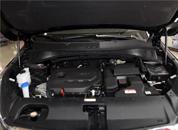 索兰托 2016款 索兰托L 2.4L 汽油4WD定制版 7座 国IV 其他细节类   发动机舱