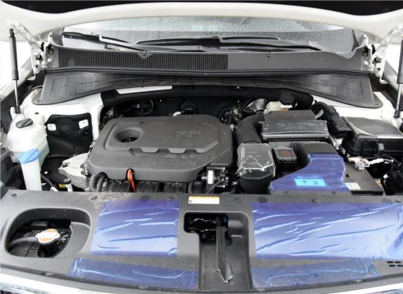 索兰托 2016款 索兰托L 2.4L 汽油4WD定制版 5座 国V 其他细节类   发动机舱