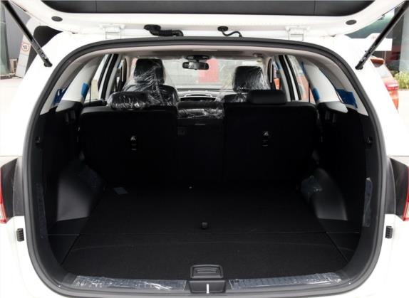 索兰托 2016款 索兰托L 2.4L 汽油4WD定制版 5座 国V 车厢座椅   后备厢