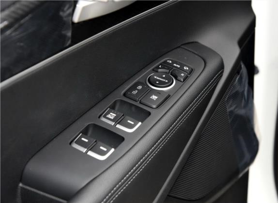 索兰托 2016款 索兰托L 2.4L 汽油4WD定制版 5座 国V 车厢座椅   门窗控制