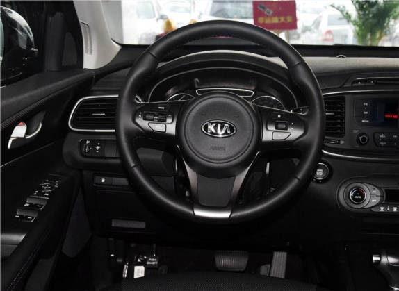 索兰托 2016款 索兰托L 2.4L 汽油4WD定制版 7座 国V 中控类   驾驶位